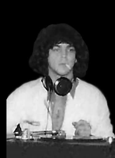 “Juan Pablo Huizi” — portrait of the discjockey of Miniteca Betelgeuse between 1977 and 1984, published by the miniteca itself