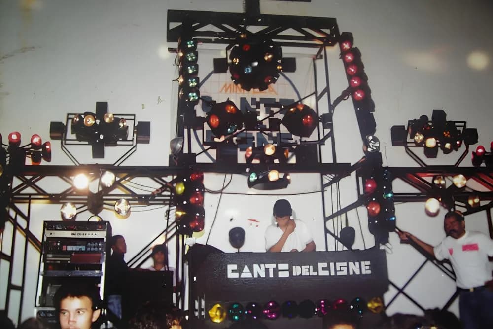 Miniteca Canto del Cisne — archive photograph of the miniteca pride of Aragua, based in Maracay