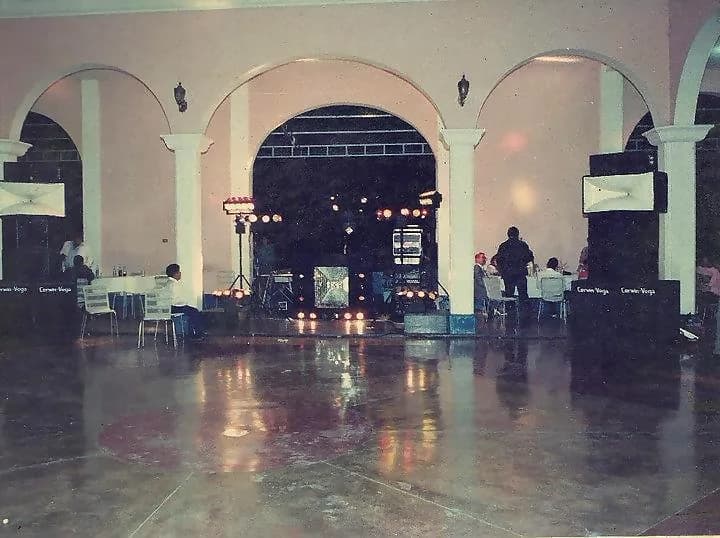 Miniteca Lee Way — fotografía de archivo de La Revista de las Minitecas
