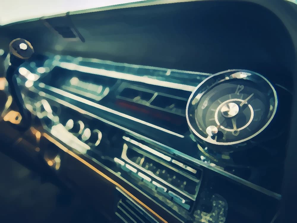 The dashboard of a classic car with its chrome radio and on-board clock, bathed in the cold light of dawn — cover art of the CMTK Radio show Buenos Días con Clásicos