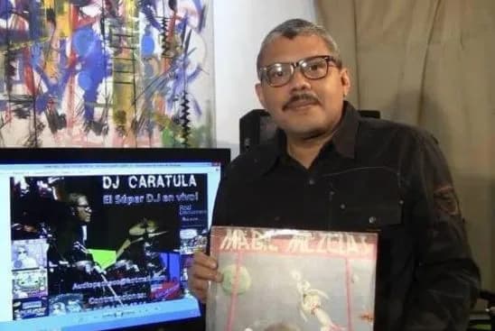 Edgar Pacheco «DJ Carátula» — fotografía de archivo del discjockey detrás de Magic Mezclas, ingeniero de audio y productor musical Edgar Pacheco «DJ Carátula» — fotografía de archivo del discjockey detrás de Magic Mezclas, ingeniero de audio y productor musical