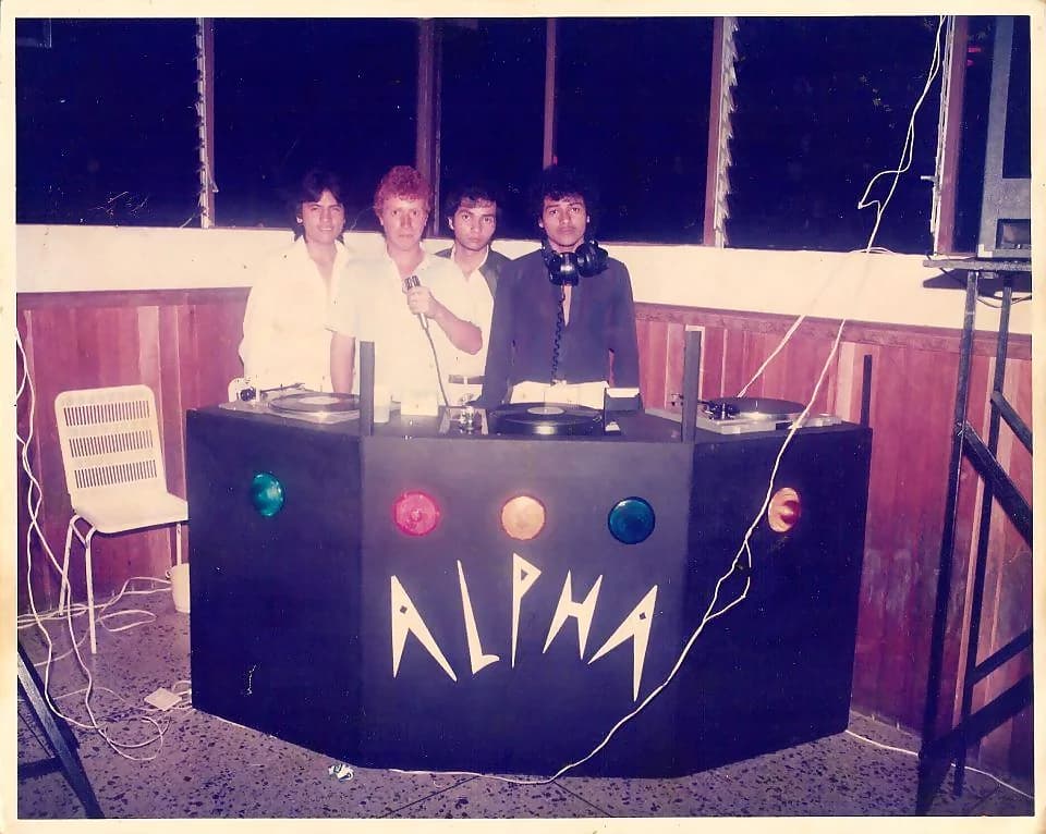 Miniteca Alpha — archive photograph from La Revista de las Minitecas Miniteca Alpha — archive photograph from La Revista de las Minitecas