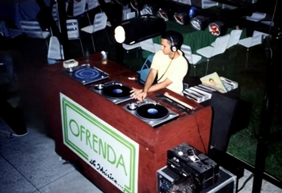 Miniteca Ofrenda — fotografía de archivo de «El Show de la Música», de Maracay a toda Venezuela Miniteca Ofrenda — fotografía de archivo de «El Show de la Música», de Maracay a toda Venezuela